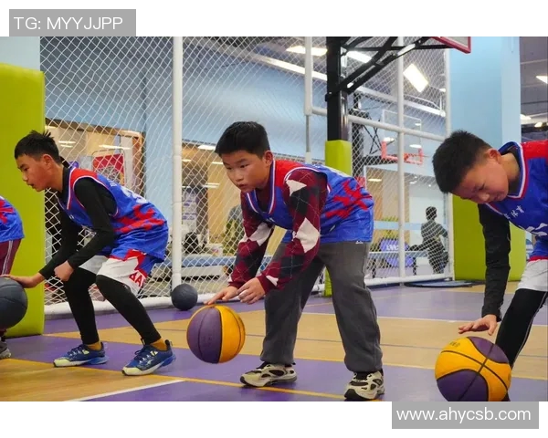 篮球明星冬装时尚解析如何在寒冷季节保持运动风采与个性魅力