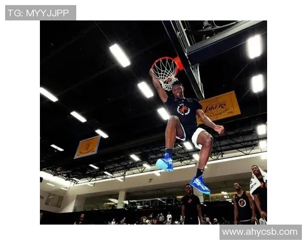 又一个篮球明星崛起了他如何在赛场上书写传奇与梦想的故事